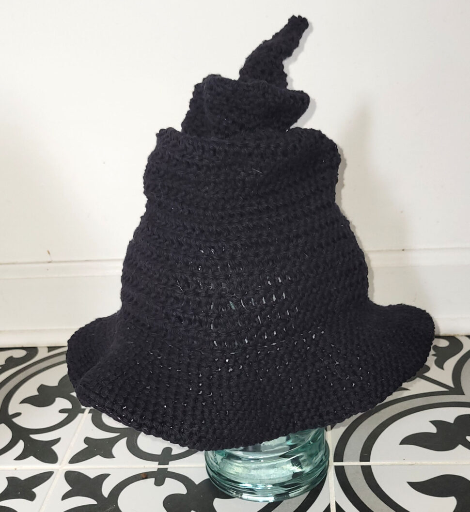 free crochet pattern for a witch hat